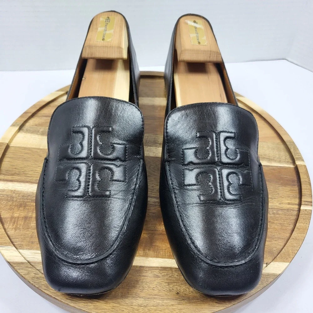 Tory Burch‎ Women's 10.5M Ruby Black Leather Chain Heel Embossed Logo Loafers